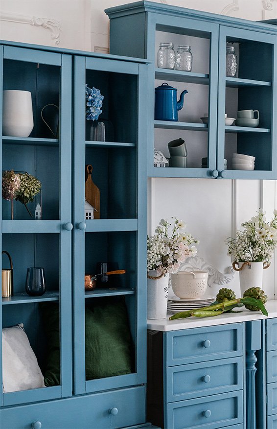 Beds & bookcases